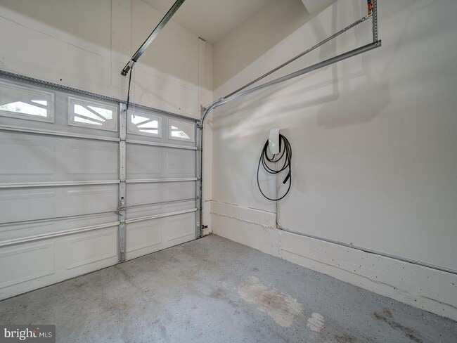 Building Photo - 43320 Barnstead Dr