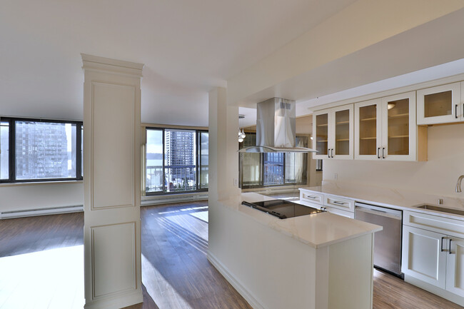 Kitchen / Living room - 2100 3rd Ave