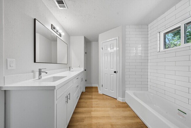 Building Photo - 12414 Aste Ln