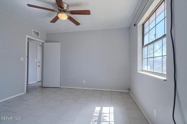 Building Photo - 10368 Potencia Dr