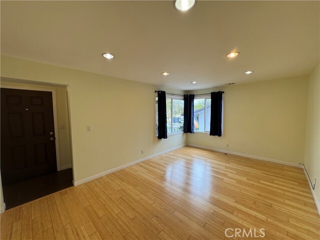 Building Photo - 633 Hillcrest St