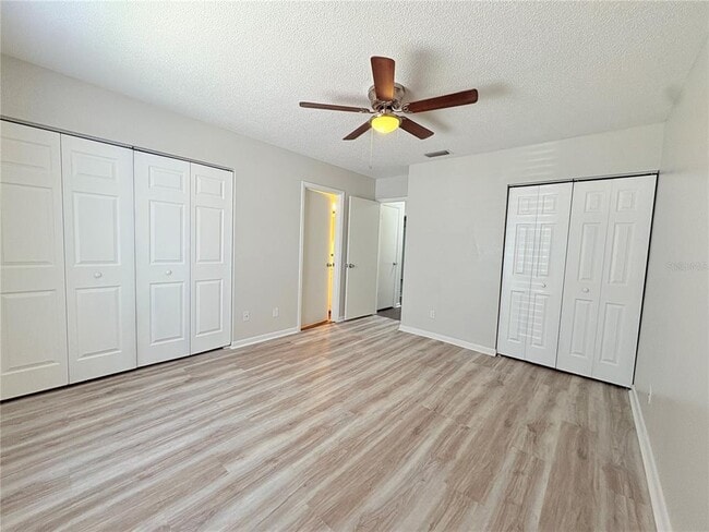 Building Photo - 851 Creekway Ct