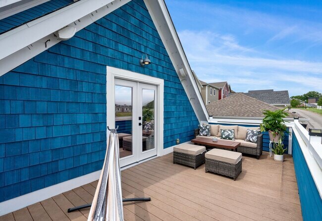 Building Photo - 315 Augusta Ave