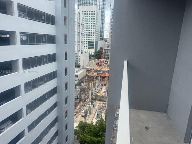 Building Photo - 104 SW 9th St