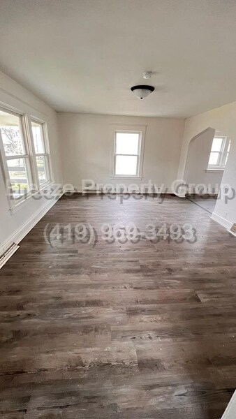 Building Photo - 1912 Greenwood Ave