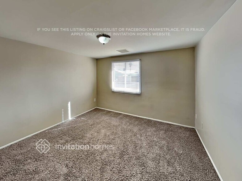 Building Photo - 7208 W Glenrosa Ave