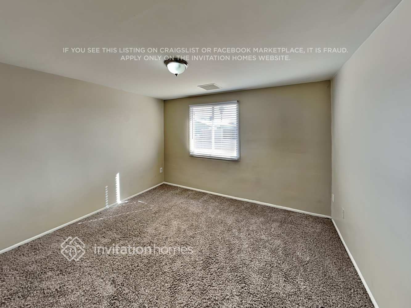 Building Photo - 7208 W Glenrosa Ave