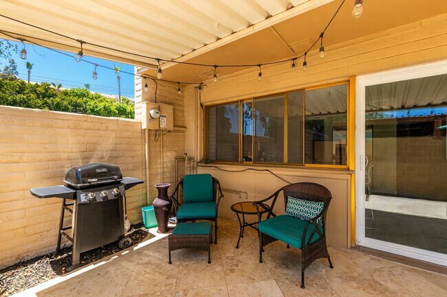 Building Photo - Heart of Old Town Scottsdale 2 bedroom 2.5 bathroom!