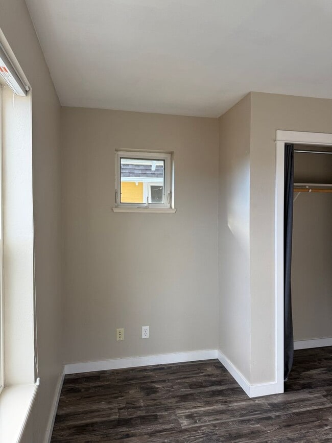 Building Photo - A Lovely Westside Single Family Home in the Desirable Valley West Subdivision