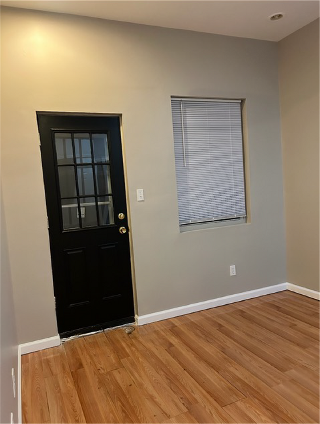 Building Photo - 2113 E Huntingdon St