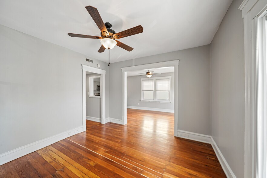 Building Photo - 104 Forrest Ave
