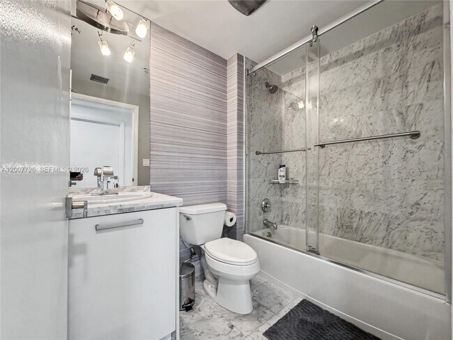 Building Photo - 253 NE 2nd St