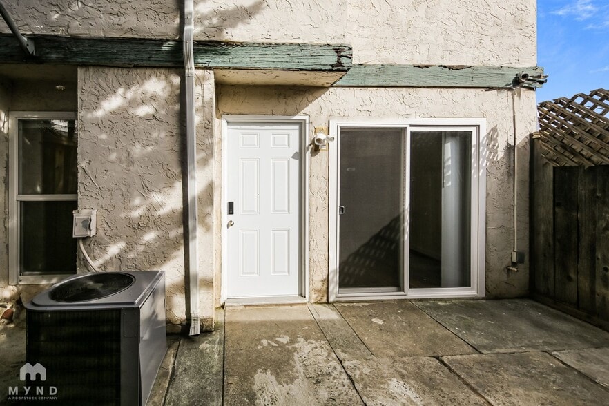 Building Photo - 720 Dempsey Rd