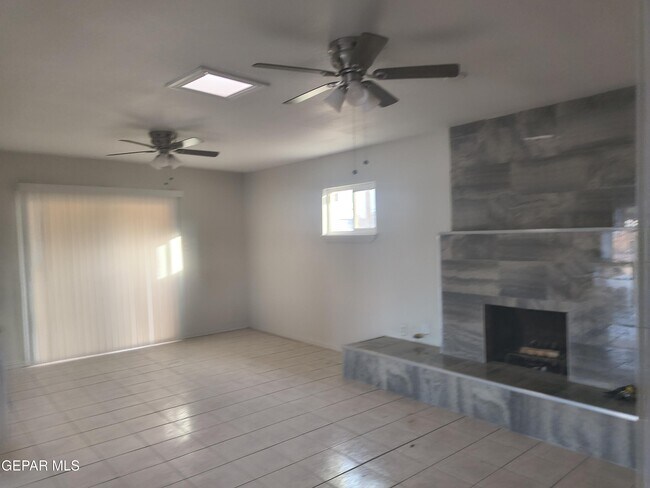 Building Photo - 4908 Blue Ridge Cir