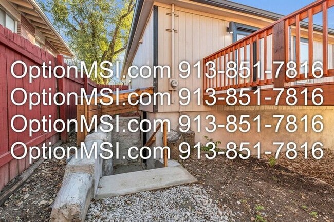 Building Photo - Remodeled Home close to KU Med, the Plaza ...