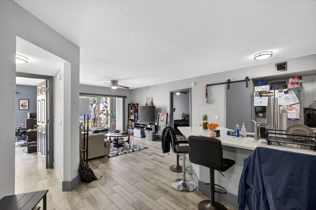 Building Photo - 4211 San Marino Blvd