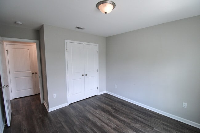 Building Photo - 200 Evans Ter