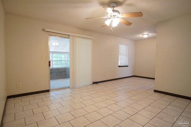 Building Photo - 6498 Colonial Dr