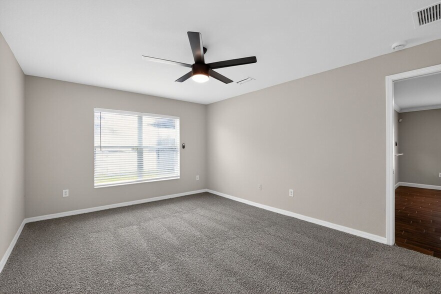 Building Photo - 10629 Shady Preserve Dr