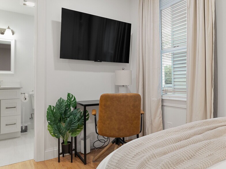 Building Photo - 1 Central Sq