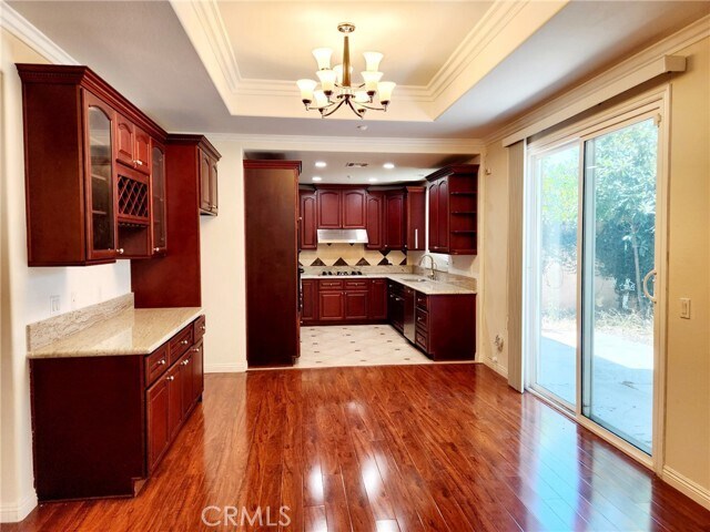 Building Photo - 1016 W Huntington Dr