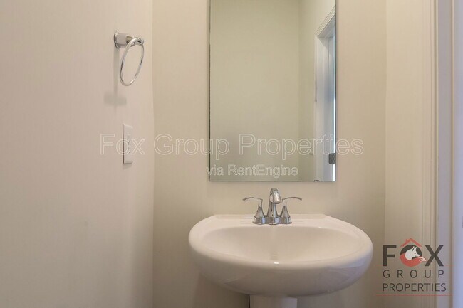 Building Photo - 108 Blakeslee Ct