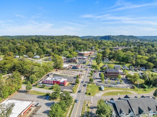 Building Photo - 147 Crockett Hls Ln