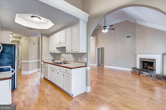 Building Photo - 25 Wisteria Cir