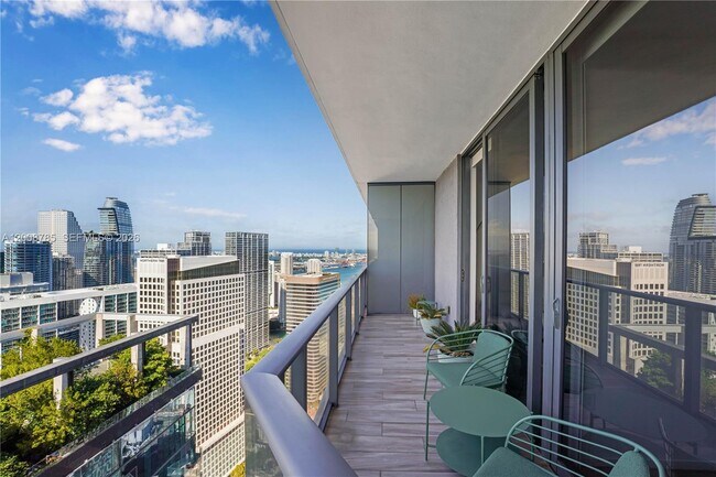 Building Photo - 801 S Miami Ave