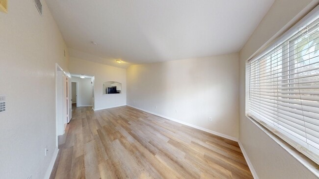 Building Photo - 2BD/2BA Condo in Briar Bay!