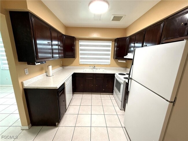 Building Photo - 110 Florida Rd