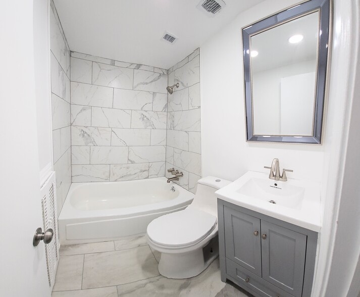 Full Bath - 7 Waterfall Rd