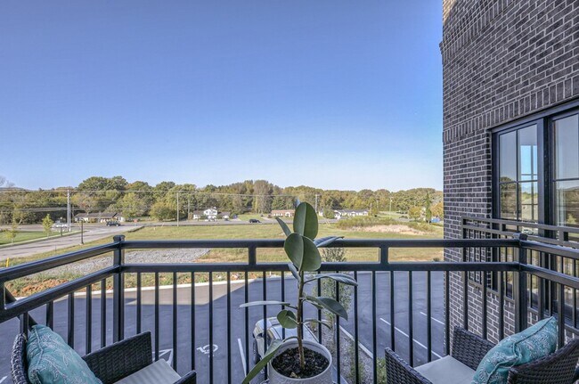 Building Photo - 1025 Southwalk Dr