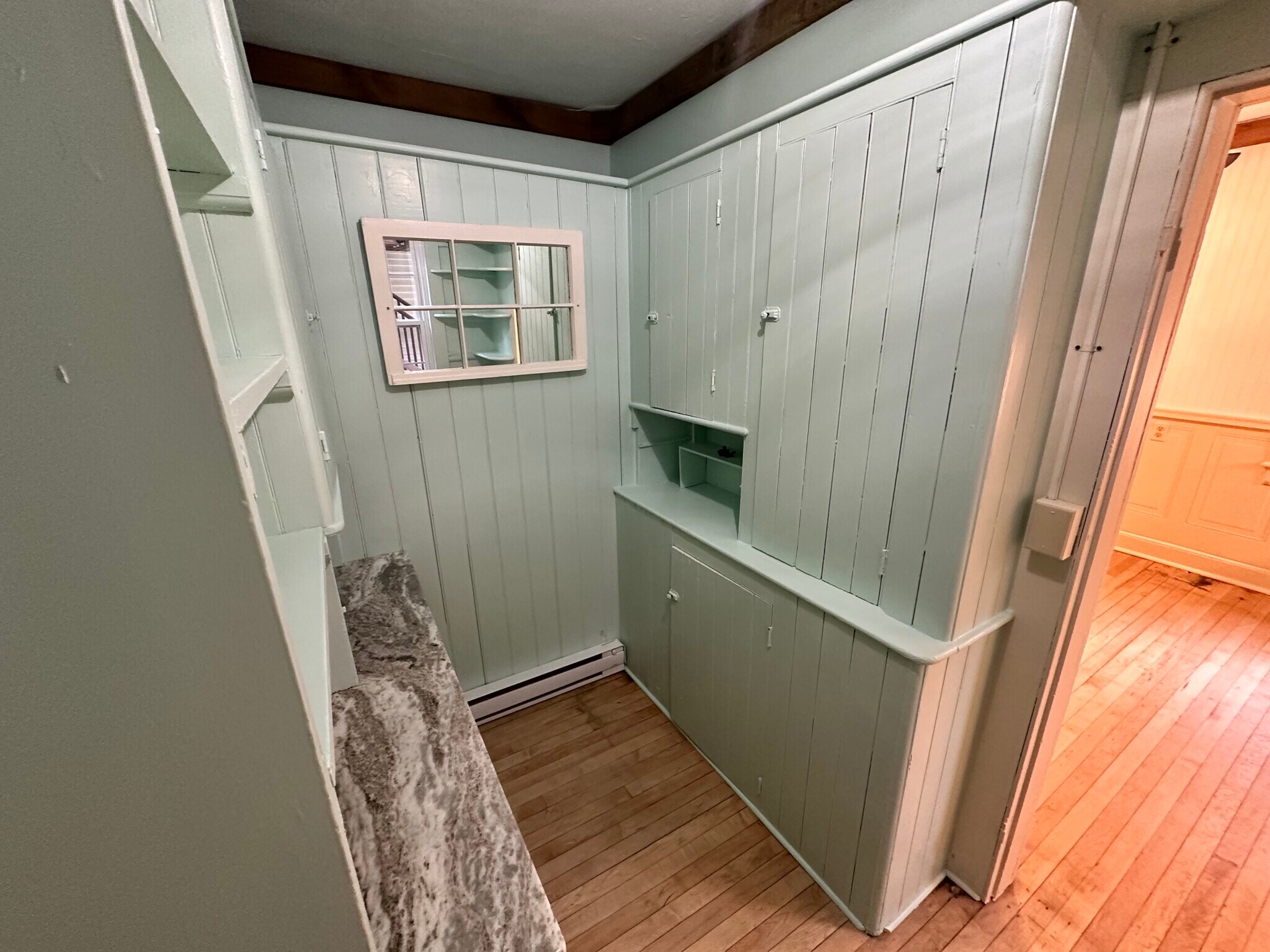 Building Photo - 537 Main St