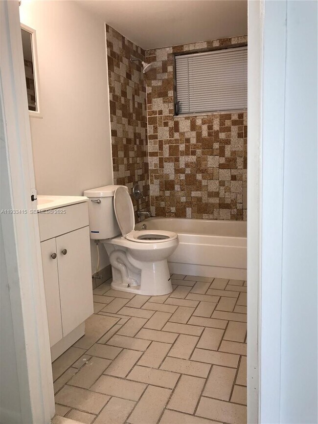 Building Photo - 2525 Polk St