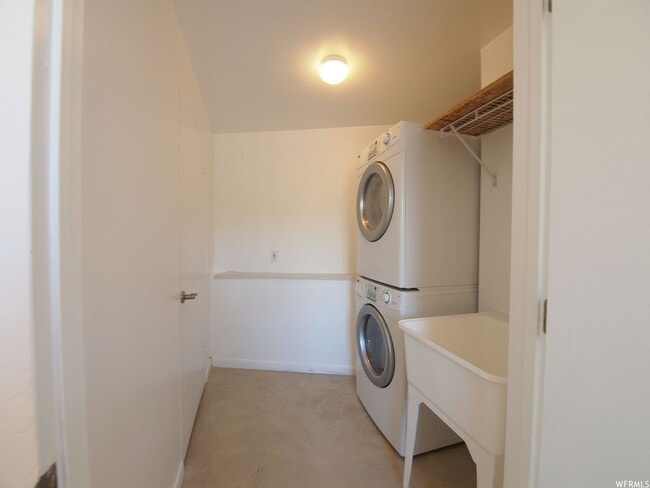 Building Photo - 430 Aspen Dr