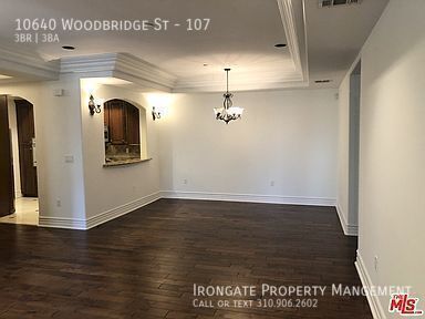 Building Photo - 10640 Woodbridge St
