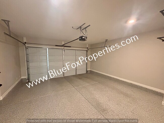 Building Photo - 1048 E Descent St