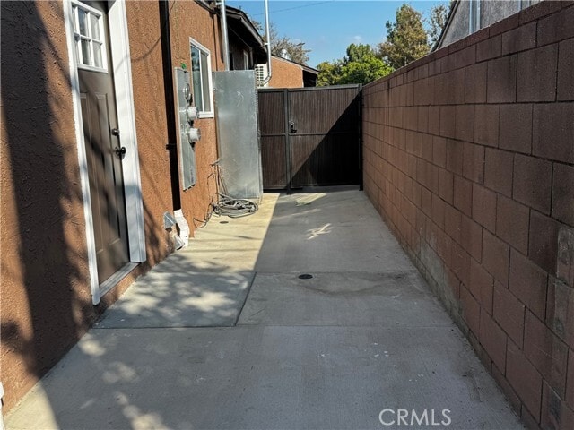 Building Photo - 4563 Bridgeview Ave