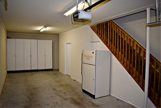 Building Photo - Hot 2 bed 2.5 bath townhome  in Uptown Charlotte!