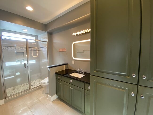 Building Photo - 906 Culpepper Ln