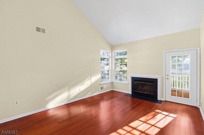 Building Photo - 12 Woodmont Dr