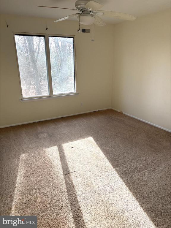 Building Photo - 1812 Hickory Cir