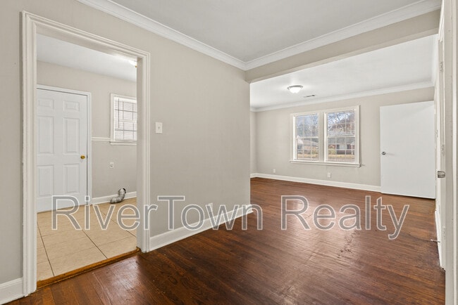 Building Photo - 1093 N Watkins St