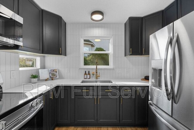 Building Photo - 4745 Aaron Dr