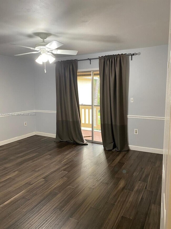 Building Photo - 8761 SW 137th Ave