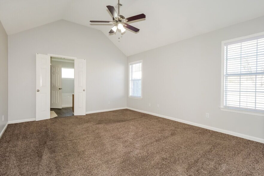 Building Photo - 1303 Chatman Way