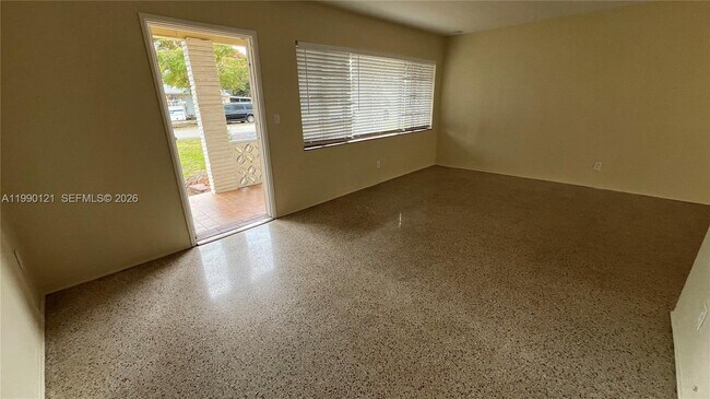 Building Photo - 1001 S 22nd Ct