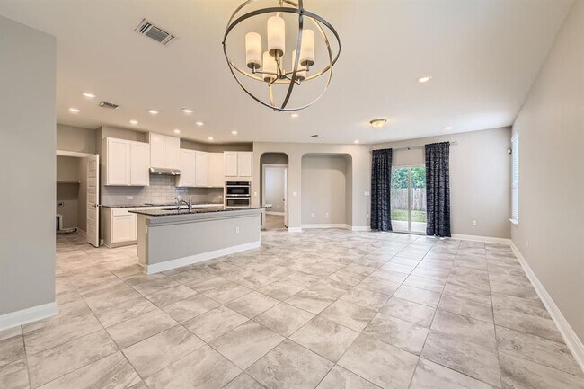Building Photo - 1609 Arial Dr