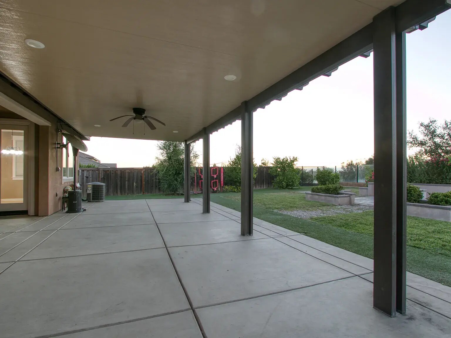 Building Photo - 38152 Mulligan Dr
